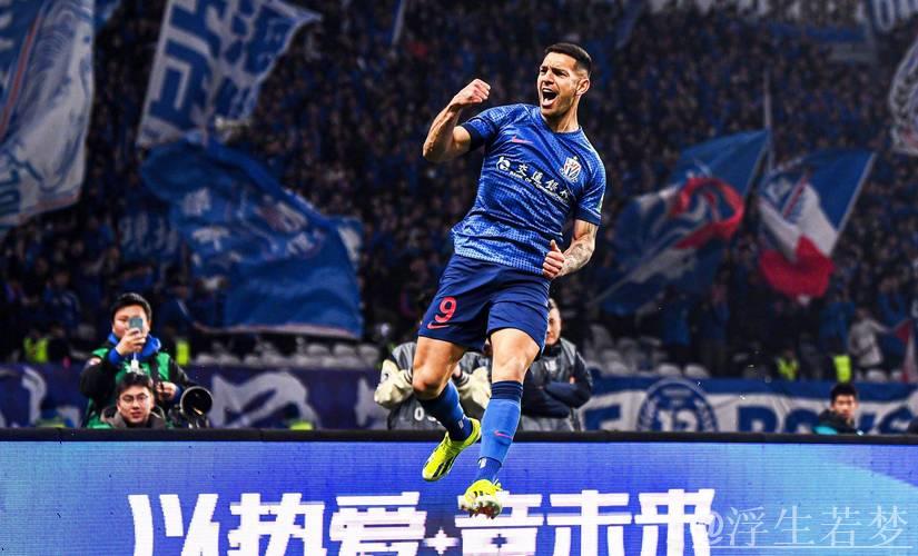 少了马莱莱,申花队内最佳得分手路易斯的攻击力减半。 少了马莱莱,申花队内最佳得分手路易斯的攻击力减半。