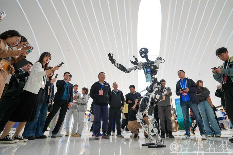 中国人形机器人产业“加速跑” 中国人形机器人产业“加速跑”